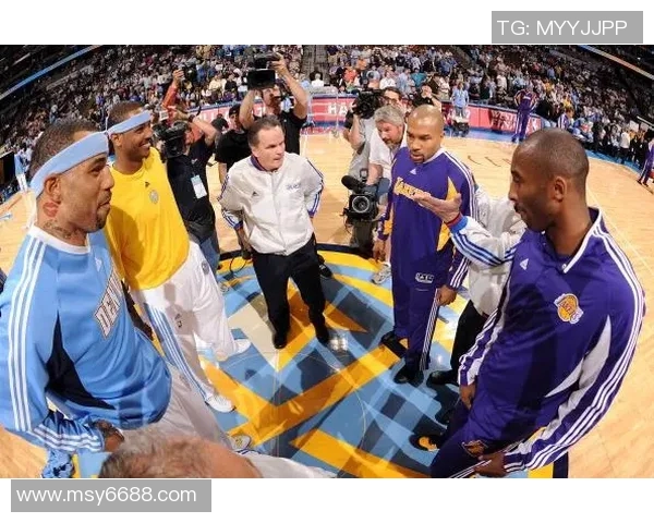 湖人队与掘金队激战正酣NBA季后赛精彩瞬间回顾与分析